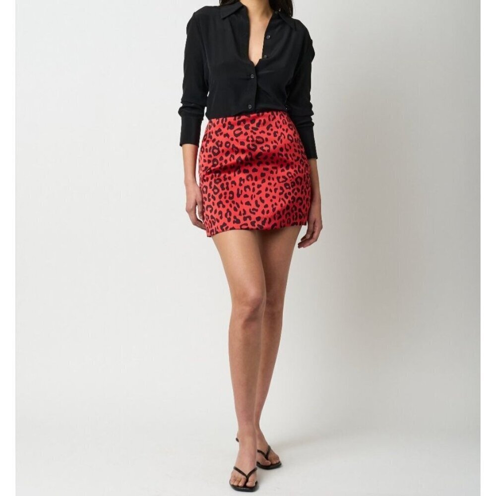 Equipment Femme Laylin mini skirt sz 8 silk red animal leopard print